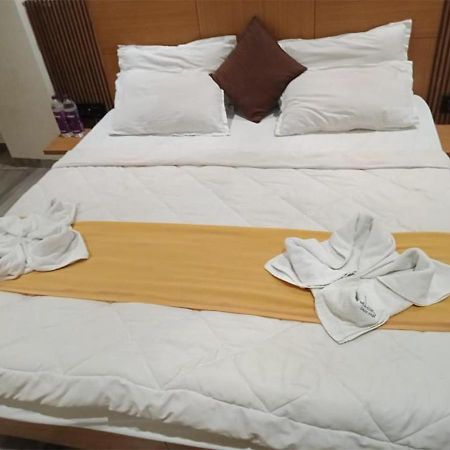 Shree Murlidhar Guest House Surat Esterno foto