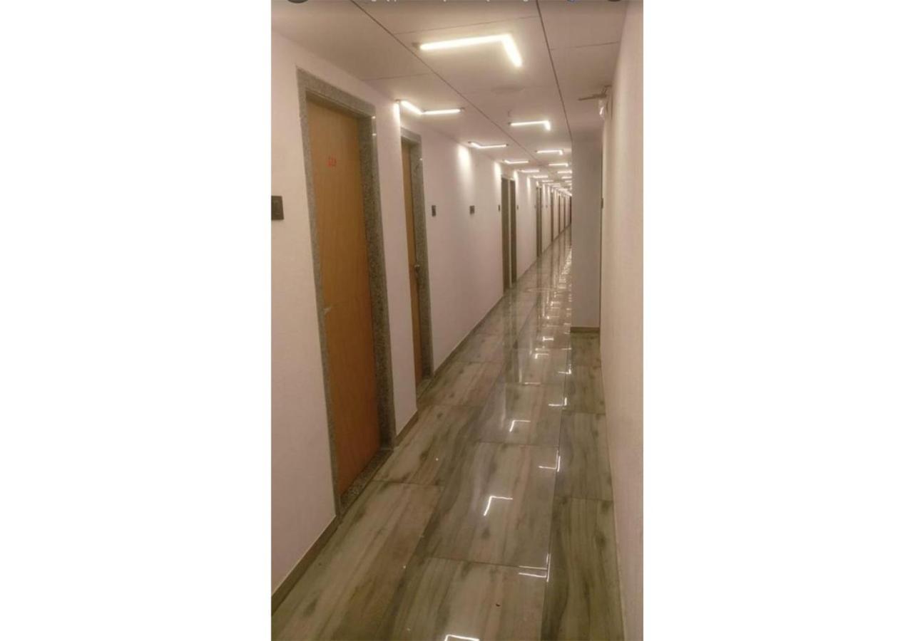 Shree Murlidhar Guest House Surat Esterno foto