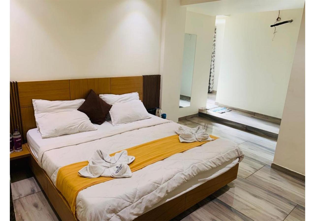 Shree Murlidhar Guest House Surat Esterno foto